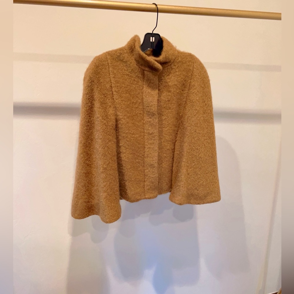 Zara Capes